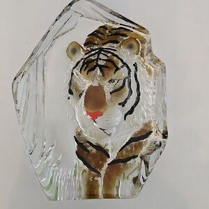 Art Etched Crystal Tiger Sculpture - Clear with Orange and Black Accents 7" x 5"